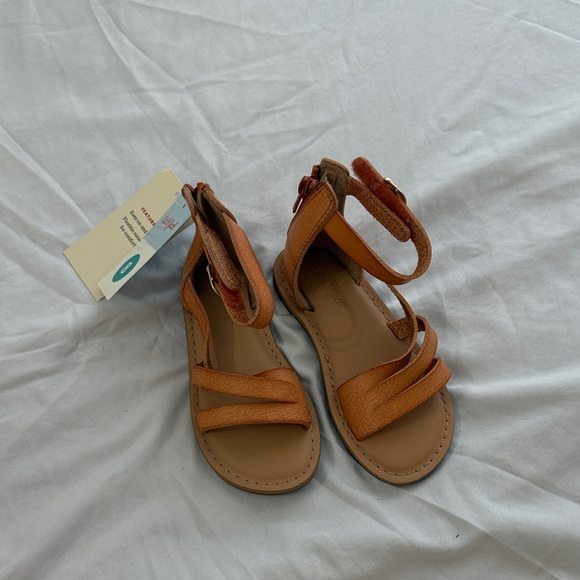 Cat & Jack Brown Strappy Sandals - Picture 1 of 2
